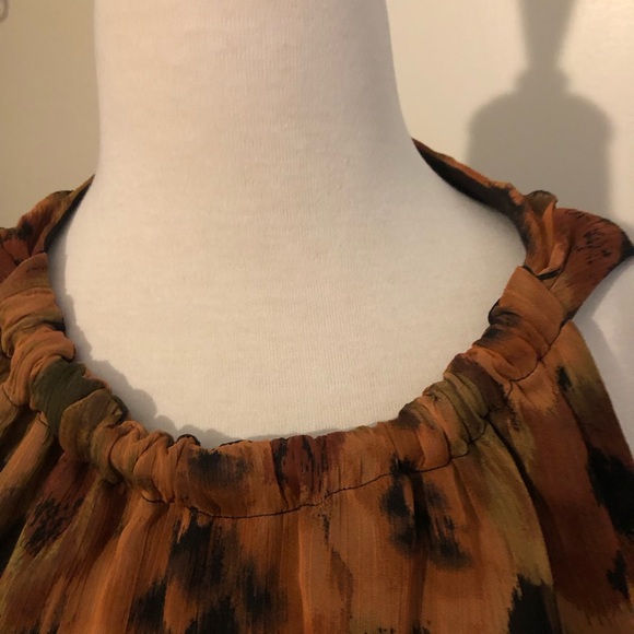 High low sleeveless rust, tan, black muted print dress, with chain belt - Picture 3 of 5